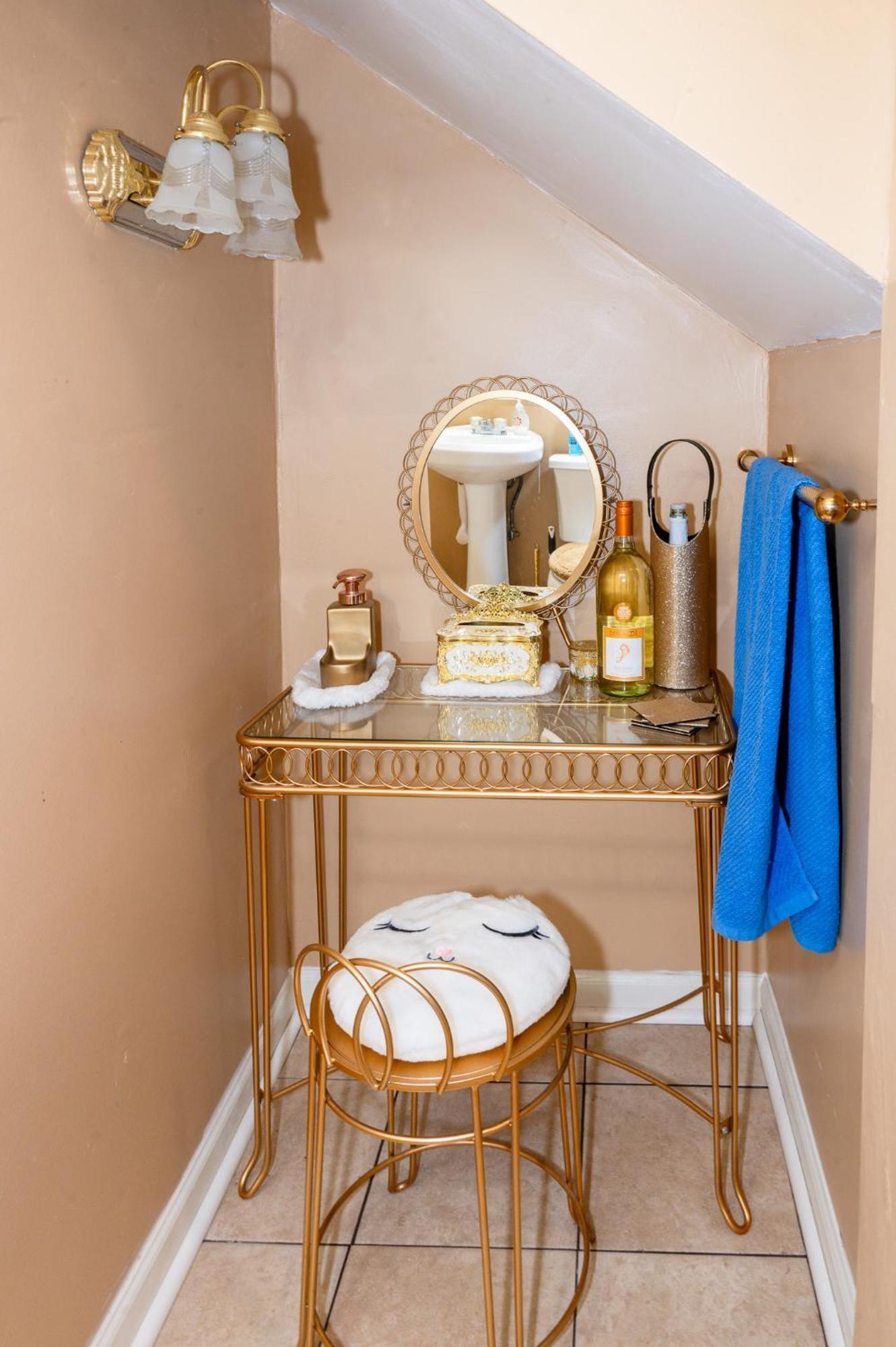 The Blue Room Luxury Suite Доувър Екстериор снимка