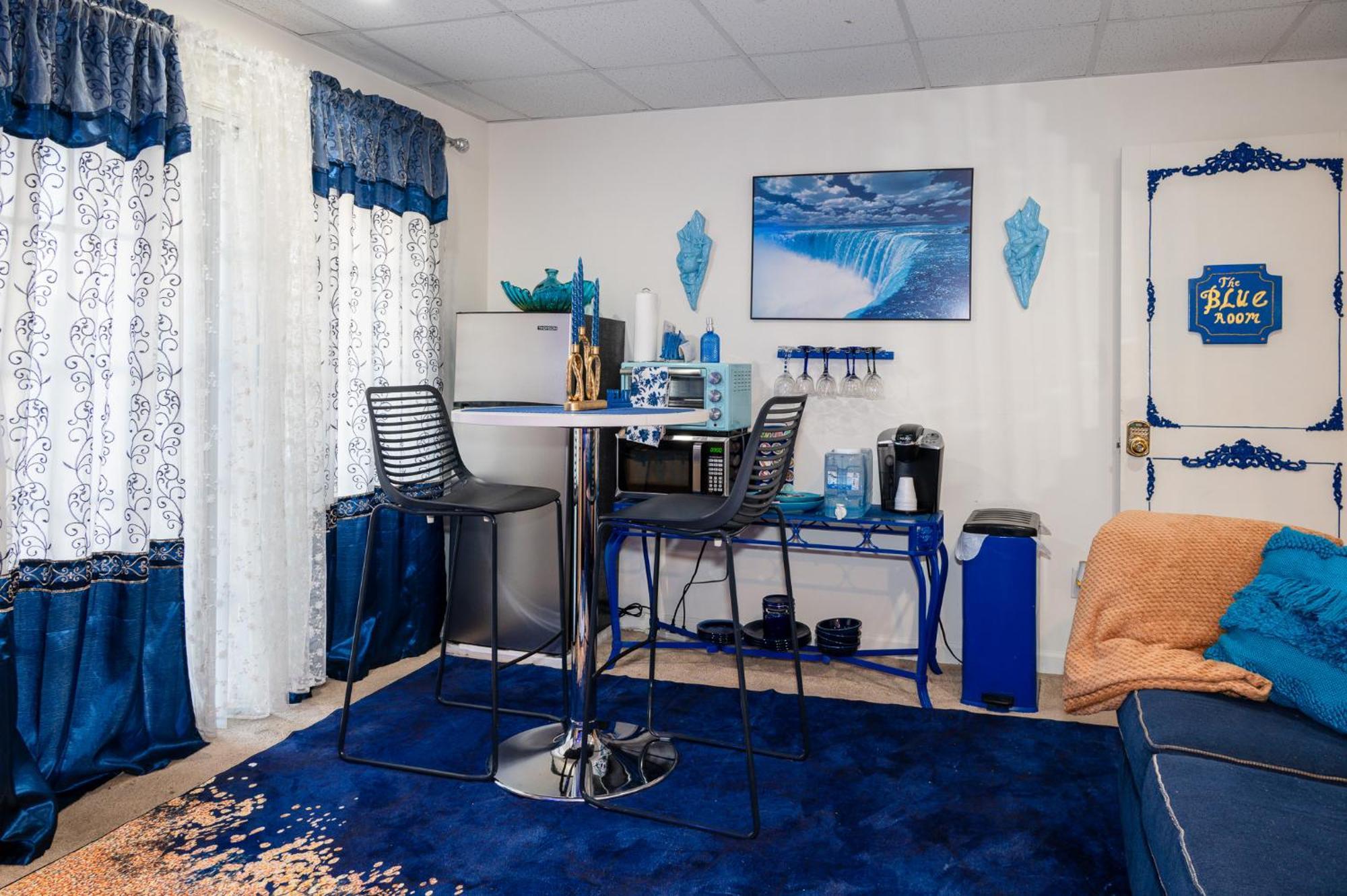 The Blue Room Luxury Suite Доувър Екстериор снимка